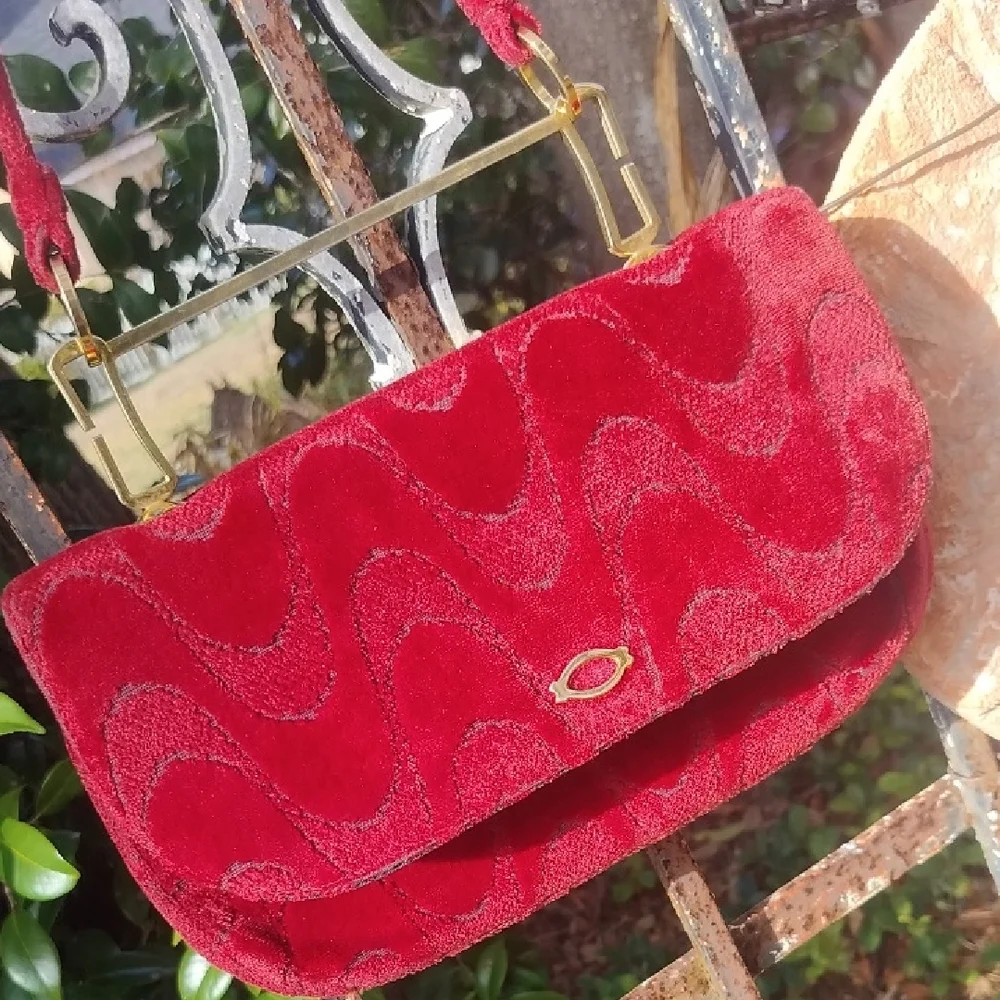 '60s Vintage Cherry Red Lewis Carpet Bag - Picture 1 of 9